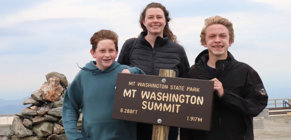 Summit sign at Mount Washington State Park in New Hampshire.