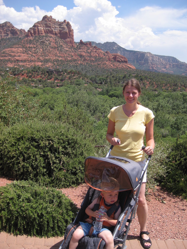 Mom and child traveling in the American Southwest.
