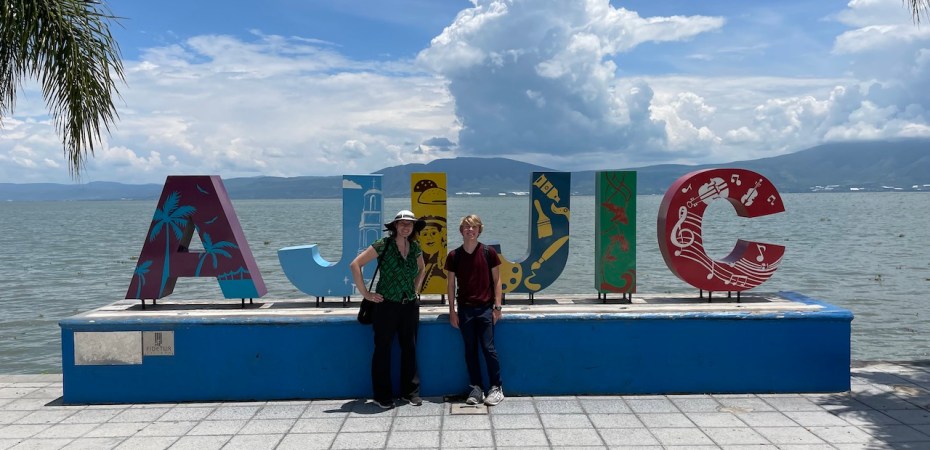 Sign in Ajijic, Mexico.
